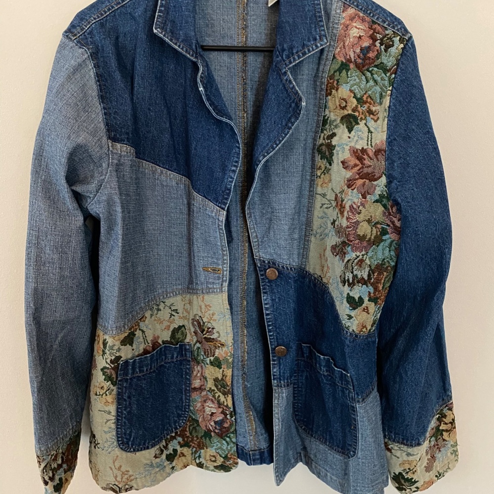 BillBass Jeans (L) Jean Jacket w/ Flower Detail